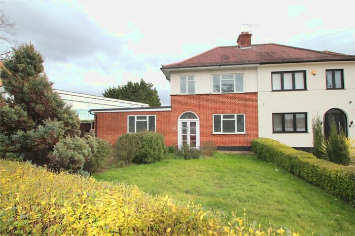 4 Bedroom Semi-Detached House To Rent In Collier Row Road, Romford, Essex, RM5