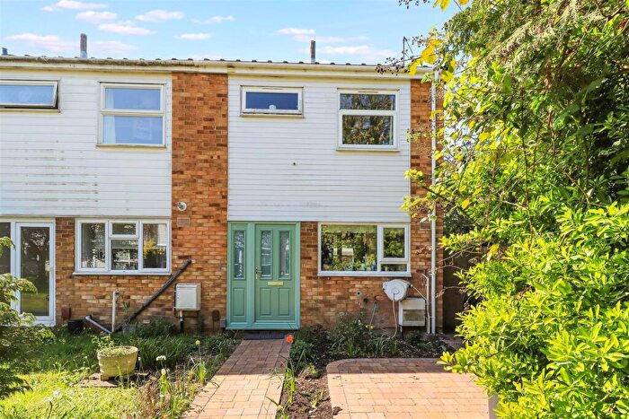 2 Bedroom End Of Terrace House For Sale In Gainsborough Close, Cambridge, CB4