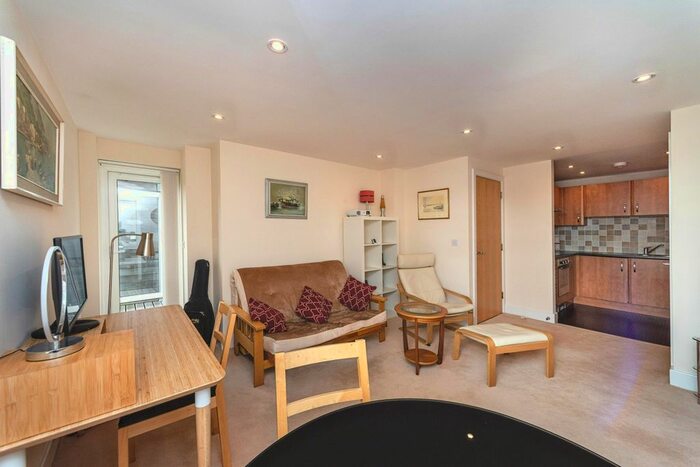 1 Bedroom Flat To Rent In Kings Road, Swansea, SA1