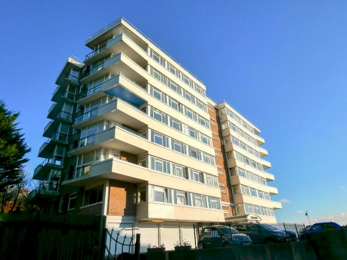 3 Bedroom Flat To Rent In The Esplanade, Penarth, CF64