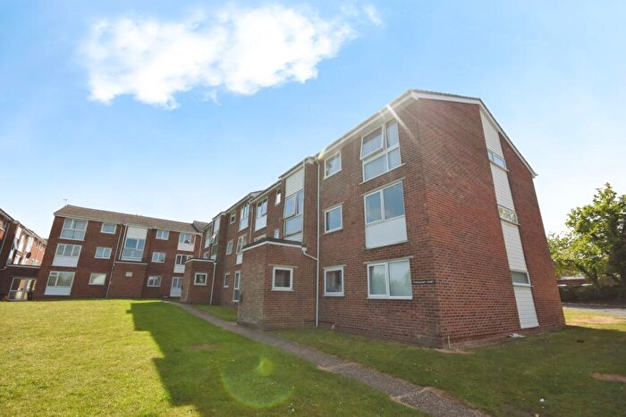 2 Bedroom Flat For Sale In Trafalgar Court, Braintree, Essex, CM7