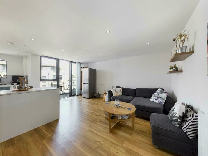 2 Bedroom Flat To Rent In Clifton Hill, Brighton, BN1