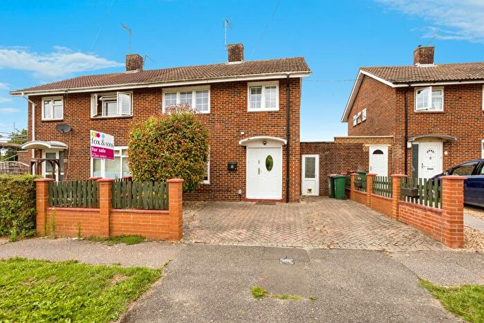 3 Bedroom Semi-Detached House For Sale In Maiden Lane, Crawley, RH11