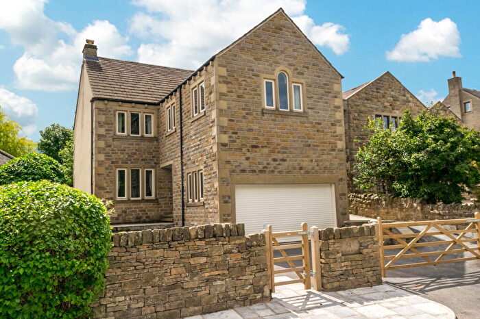 5 Bedroom Detached House For Sale In Bilham Road, Clayton West, HD8
