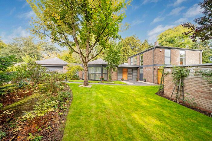 3 Bedroom Detached House For Sale In St Georges Close, Edgbaston, B15