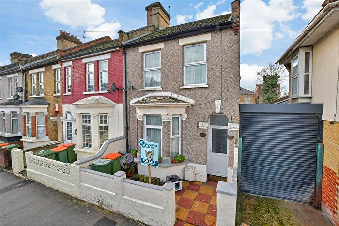 3 Bedroom End Terrace House For Sale In Beauchamp Road, London, E7