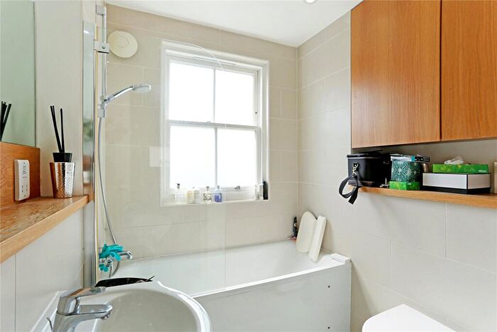 3 Bedroom Terraced House For Sale In Wickersley Road, London, SW11