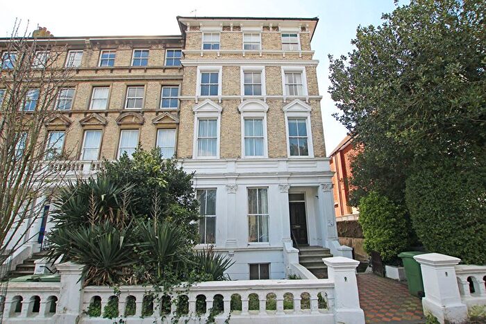 2 Bedroom Flat For Sale In St Annes Road, Eastbourne, BN21