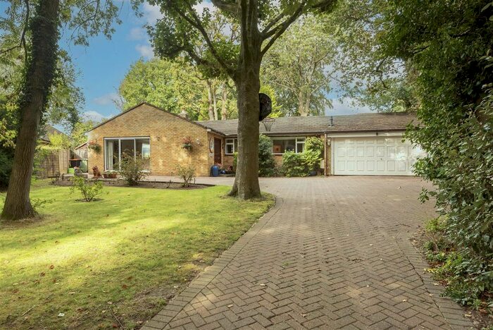 4 Bedroom Detached Bungalow For Sale In Church Road, Studham, Dunstable, LU6