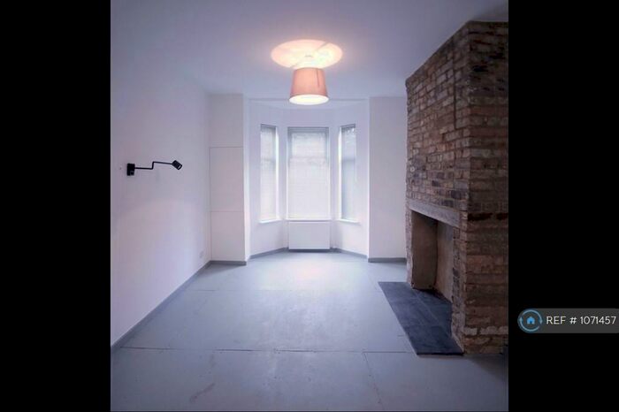 3 Bedroom Terraced House To Rent In Broom Avenue, Manchester, M19