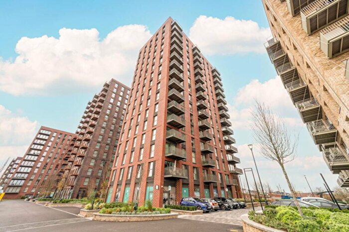3 Bedroom Flat To Rent In Grand Union, Alperton, Wembley, HA0