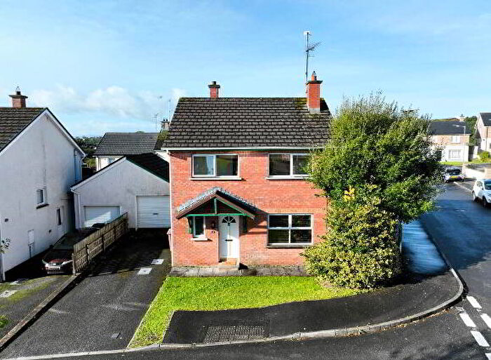 3 Bedroom Detached House For Sale In College Park Lane, Enniskillen, BT74