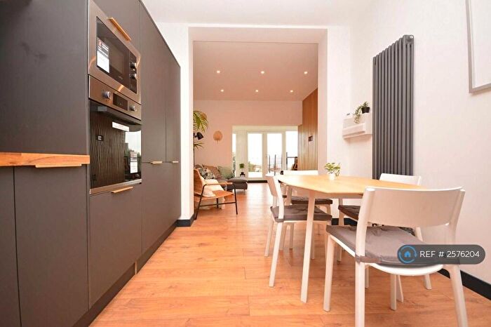 2 Bedroom Flat To Rent In Beach Rise, Westgate-On-Sea, CT8