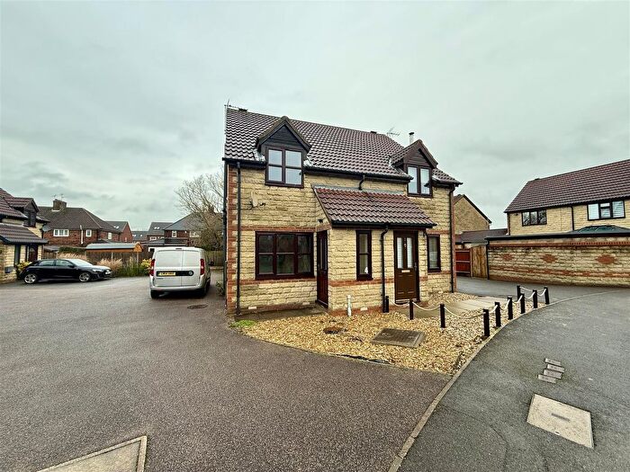 2 Bedroom Semi-Detached House To Rent In Oakes Close, Somercotes, DE55