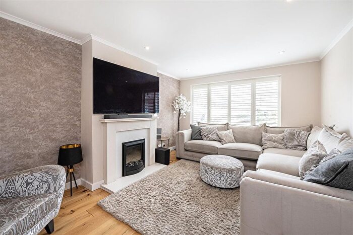 3 Bedroom Semi-Detached House For Sale In Wroxham Way, Harpenden, AL5