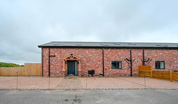 4 Bedroom Barn Conversion For Sale In Broad Lane, Aughton, L39
