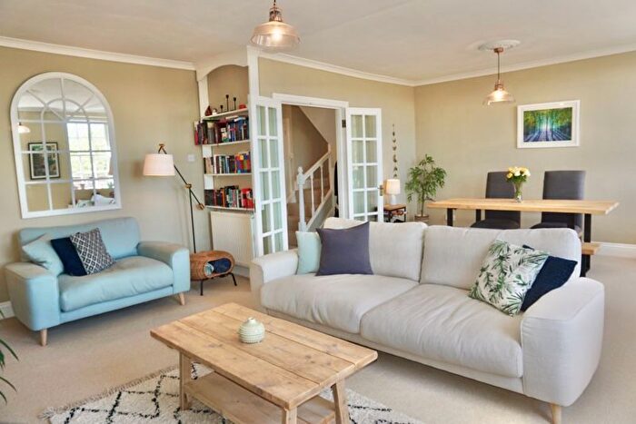 3 Bedroom Flat For Sale In Albermarle Row, Bristol, BS8