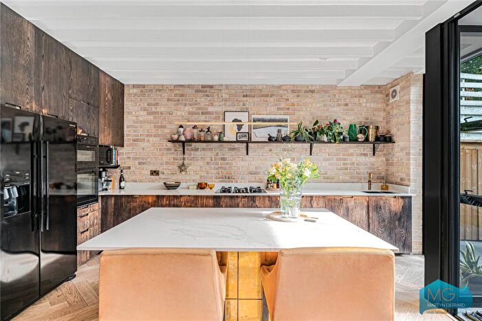 4 Bedroom House For Sale In Fitzwarren Gardens, London, N19