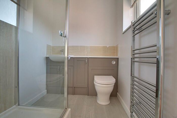 3 Bedroom Detached House For Sale In Kingfisher Close, Chatteris, PE16