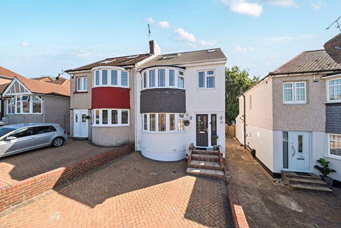 4 Bedroom Semi-detached House For Sale In Edendale Road, Bexleyheath, DA7
