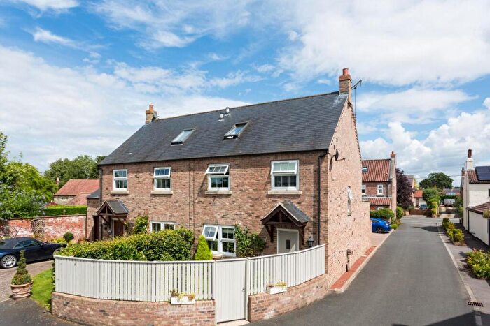 4 Bedroom Semi-Detached House For Sale In Church Wood Close, Skelton-On-Ure, HG4