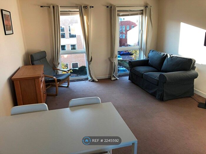 1 Bedroom Flat To Rent In Tean House, Reading, RG2