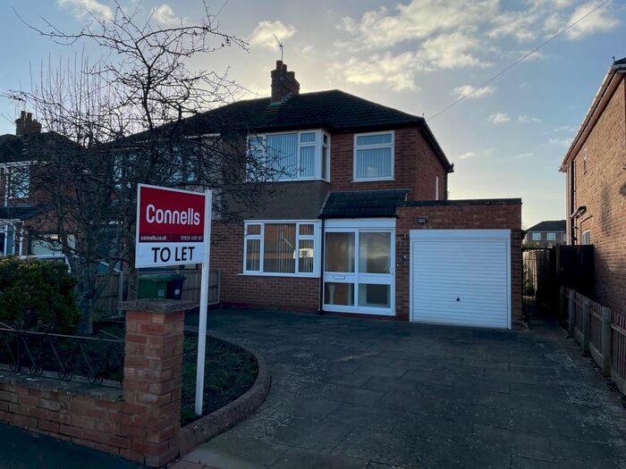 3 Bedroom Property To Rent In Murcott Road East, Whitnash, Leamington Spa, CV31