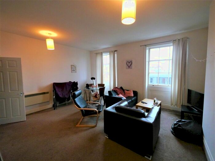 2 Bedroom Flat To Rent In Hanover Square, Leeds, LS3