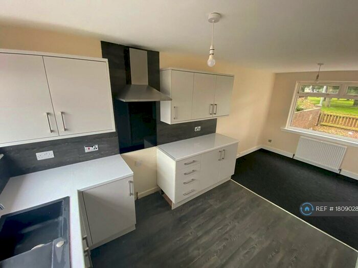 3 Bedroom Terraced House To Rent In Katrine Place, Irvine, KA12