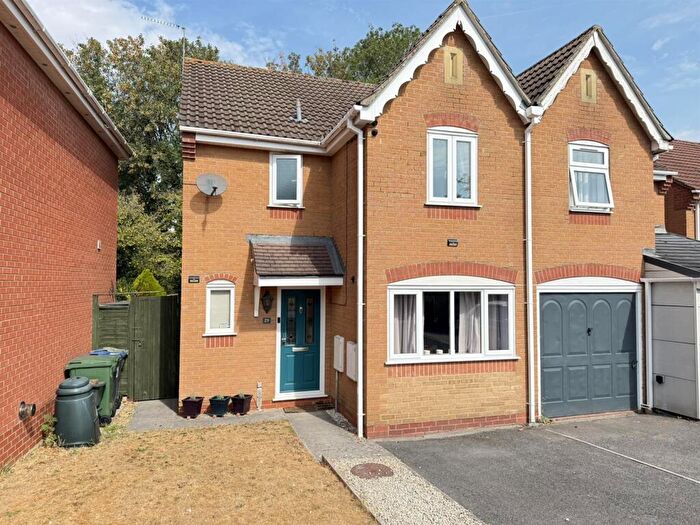 3 Bedroom Semi-Detached House For Sale In Turpin Way, Chippenham, SN14