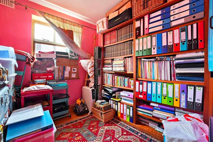 2 Bedroom Flat For Sale In Priory Road, London, NW6