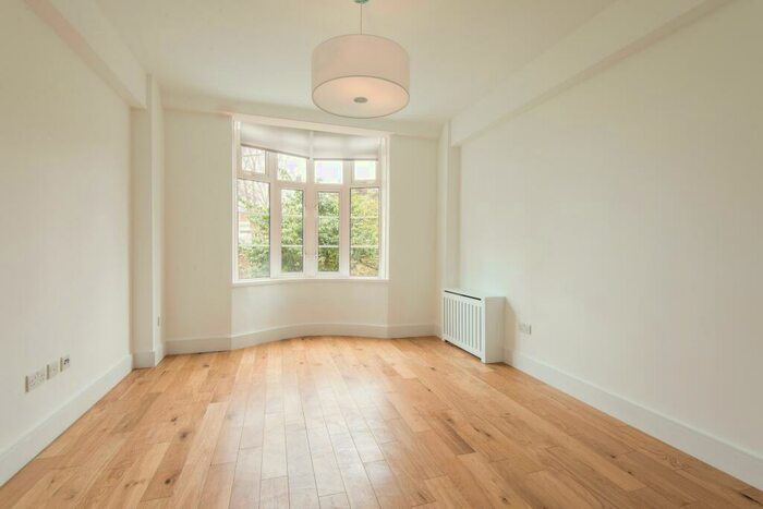 1 Bedroom Apartment To Rent In Grove End Road, St John's Wood, London, NW8