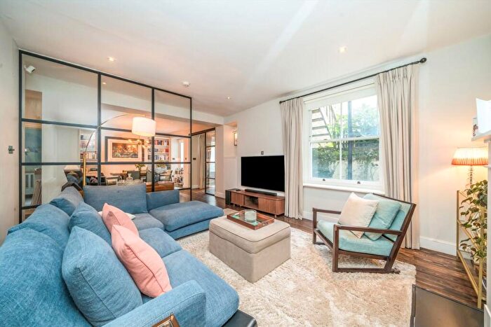 3 Bedroom Flat For Sale In Sisters Avenue, Clapham Common North Side, SW11