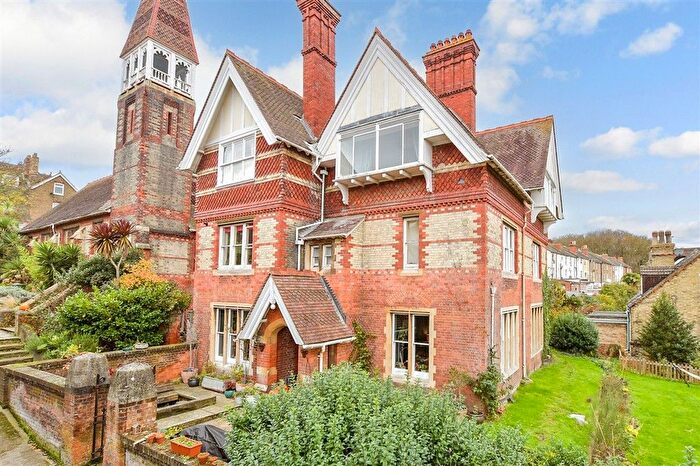 2 Bedroom Flat For Sale In Foord Road, Folkestone, Kent, CT20