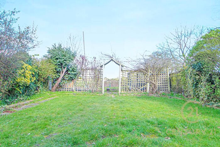 3 Bedroom Semi-Detached House To Rent In Ancaster Crescent, New Malden, KT3