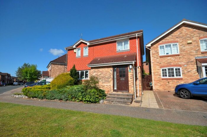 3 Bedroom Detached House To Rent In Beeleigh Link, Chelmsford, Essex, CM2