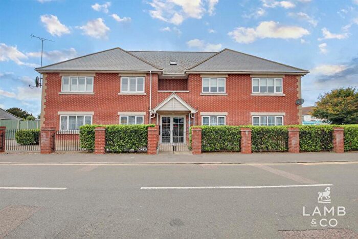 2 Bedroom Flat For Sale In York Road, Holland-On-Sea, CO15