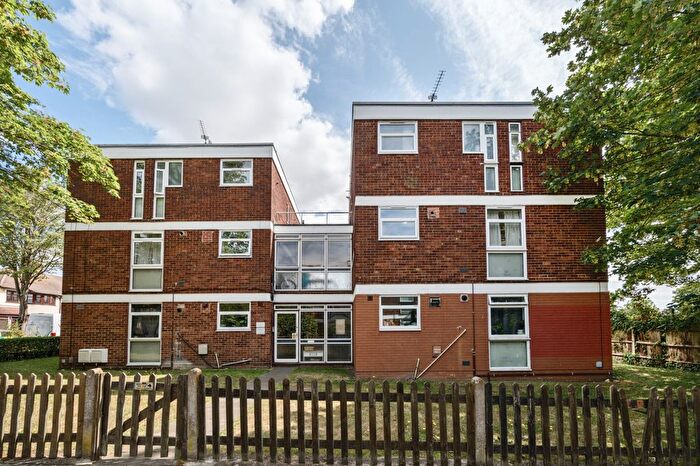 2 Bedroom Flat To Rent In Axminster Crescent, Welling, DA16