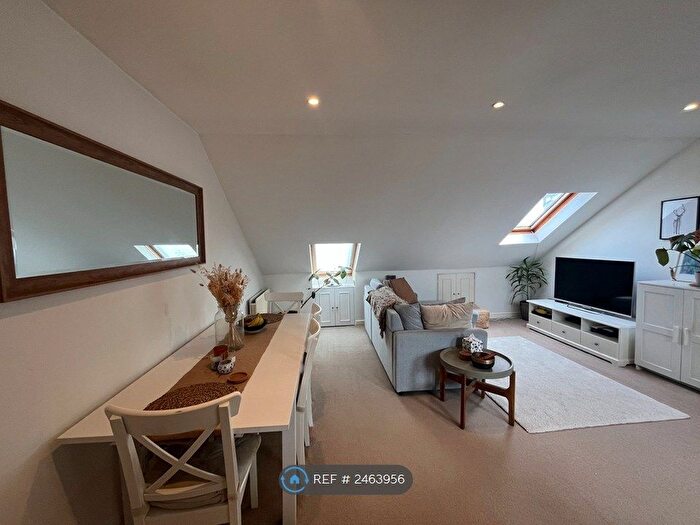 1 Bedroom Flat To Rent In Lucien Road, London, SW17