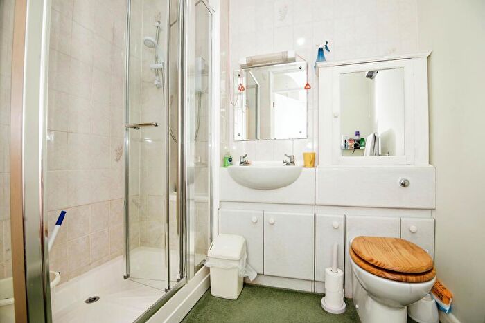 1 Bedroom Flat For Sale In Rochester Gate, High Street, Rochester, Kent, ME1