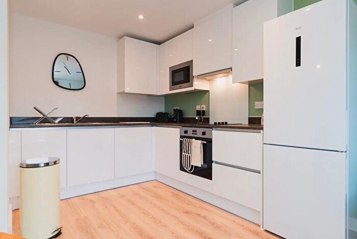 2 Bedroom Flat To Rent In Mallory Way, London, SE3