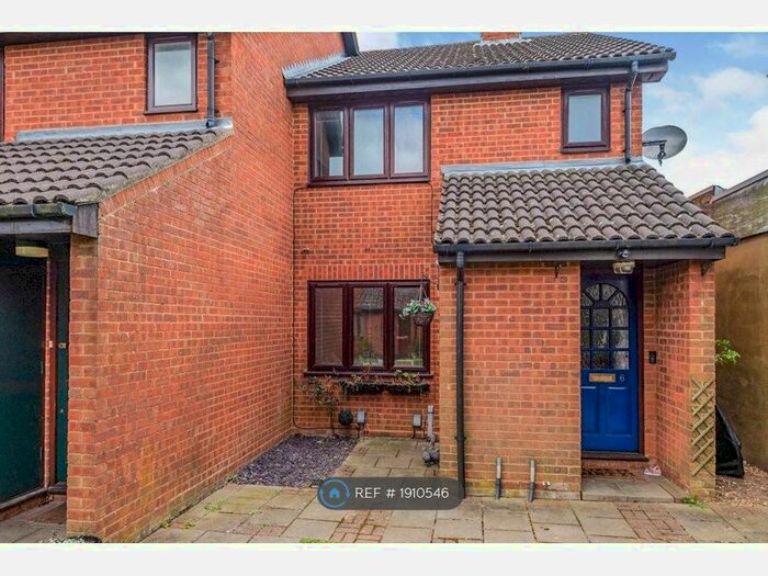 1 Bedroom Maisonette To Rent In Larks Ridge, St. Albans, AL2