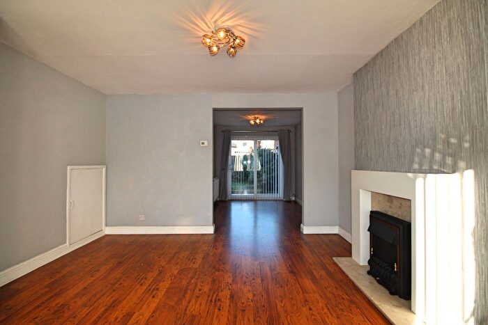 3 Bedroom Semi-detached House For Sale In Concorde Avenue, Wigan, WN3