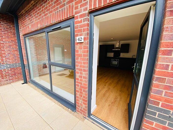 1 Bedroom Flat To Rent In Rufus Court, Foundry Lane, LS14