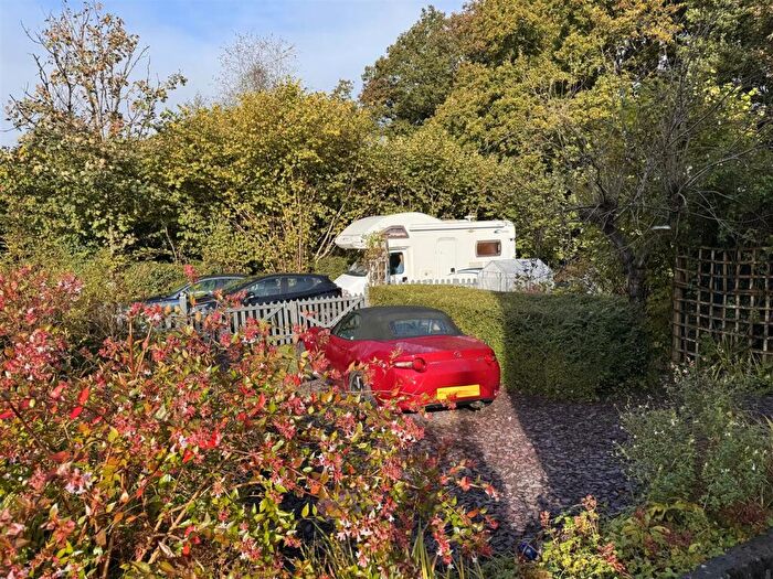 3 Bedroom Detached House For Sale In Llandeilo Road, Garnant, Ammanford, SA18