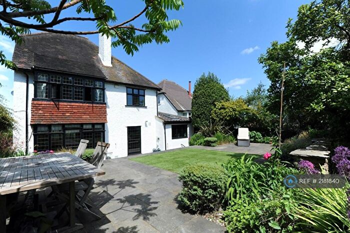 4 Bedroom Detached House To Rent In Mountside, Guildford, GU2