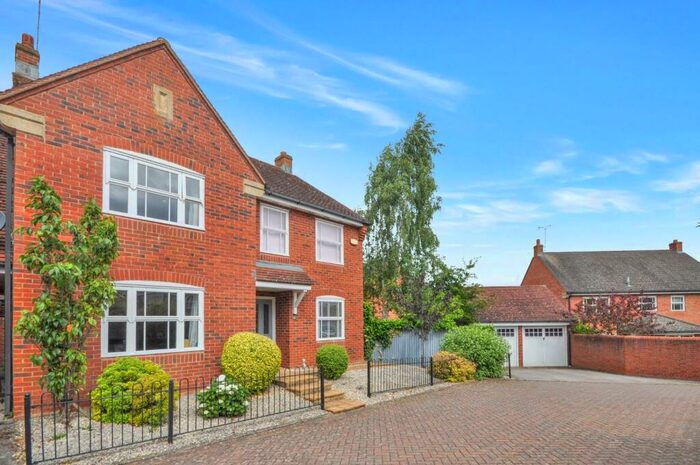 3 Bedroom Link Detached House For Sale In Old Gorse Way, Mawsley Village, NN14