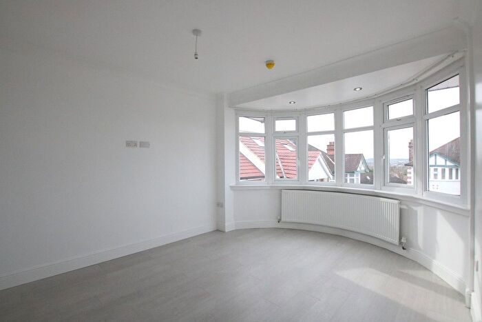 5 Bedroom Semi Detached House To Rent In Highfield Close, London, NW9