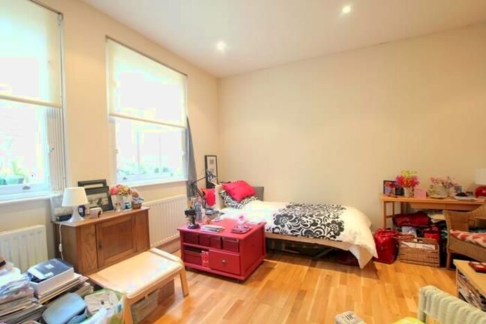 Studio To Rent In Eburne Rd, Holloway, N7