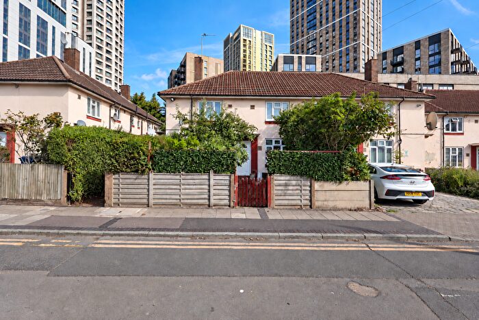 2 Bedroom Maisonette For Sale In Conway Grove, Acton, W3